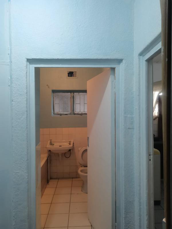 1 Bedroom Property for Sale in Maitland Western Cape